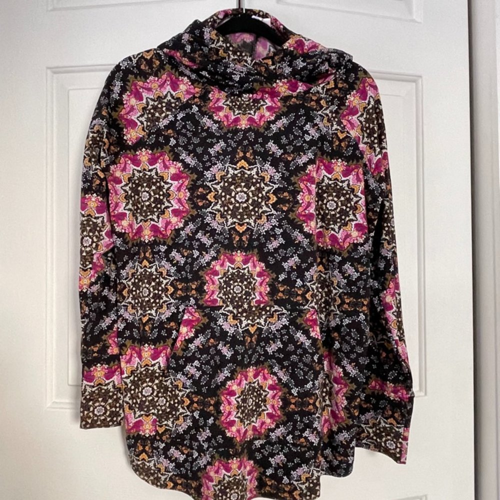 HOODIE -- PLUSH LEGGINGS MATERIAL -- Lularoe Amber hoodie